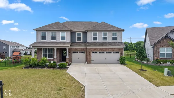 $434,000 | 4956 South Canton Circle, New Palestine, IN 46163