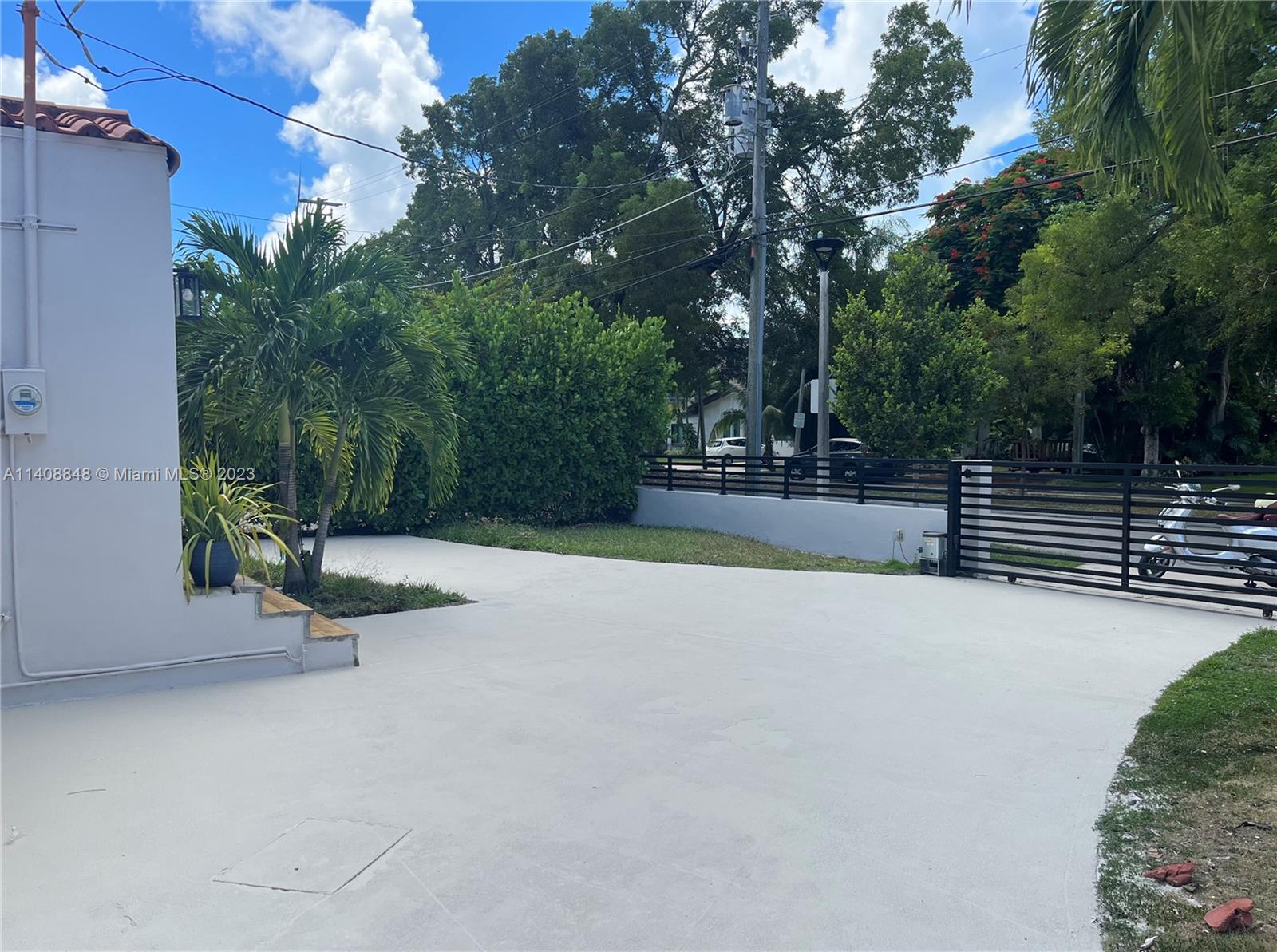 337 Southwest 23rd Road, Unit 1 Miami, FL 33129 - Photo 30 of 31 a view of outdoor space and yard