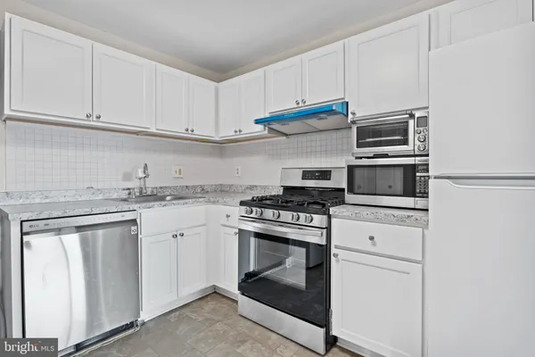 $2,295 | 10118 Little Pond Place, Unit 5, Montgomery Village, MD 20886
