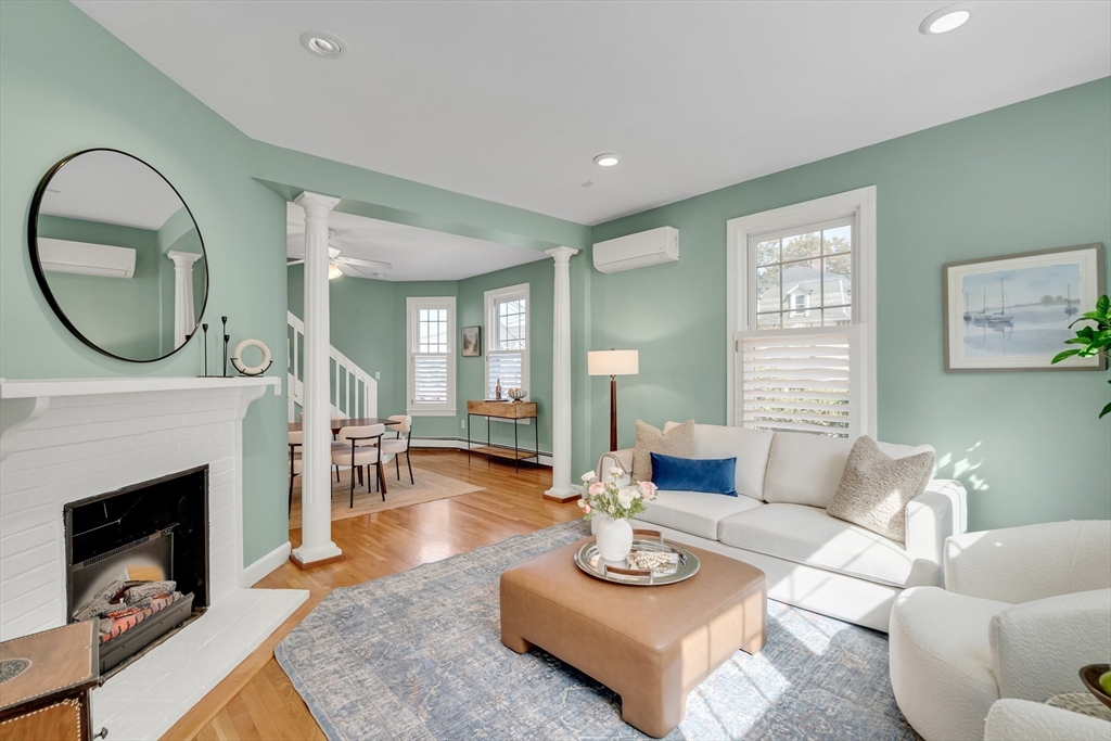 79 Chestnut Street, Unit 2 Newton, MA 02465 - Photo 3 of 22 Gallery Image 3