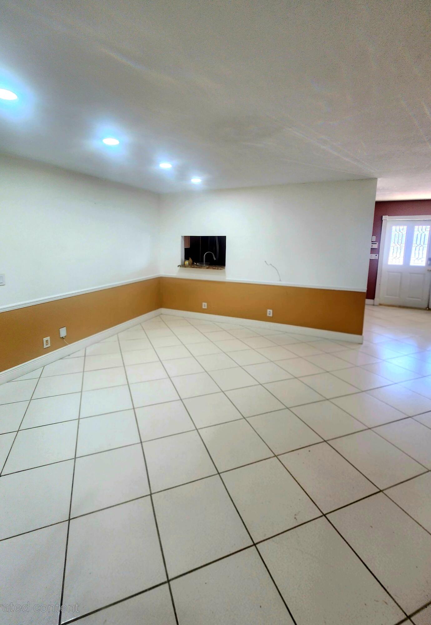 19323 Carolina Circle Boca Raton, FL 33434 - Photo 14 of 24 a view of an empty room with a window