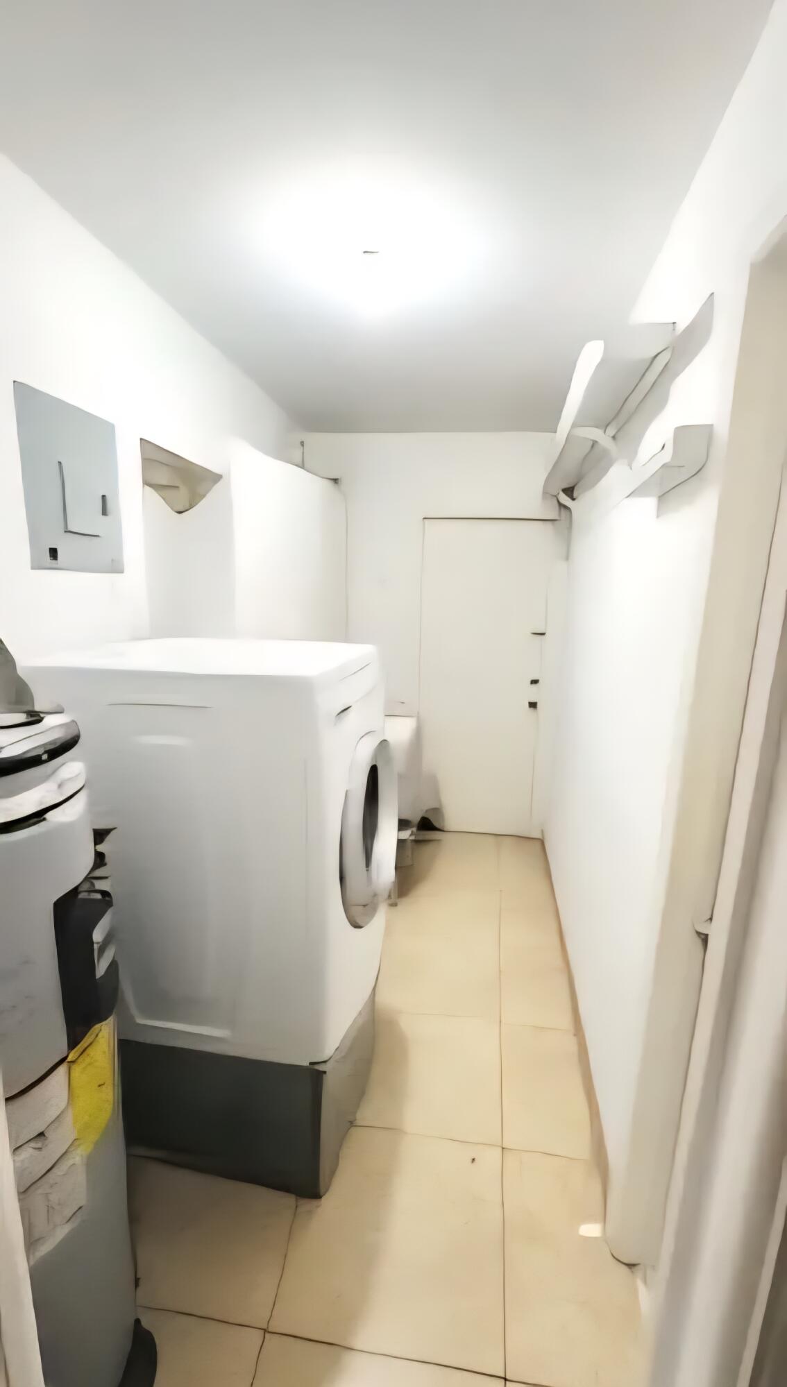 19323 Carolina Circle Boca Raton, FL 33434 - Photo 9 of 24 a bathroom with a sink a toilet and a shower