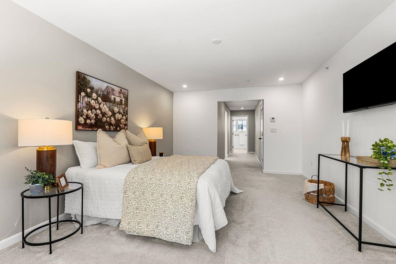 211 Woodview Way Manchester, NH 03102 - Photo 17 of 46