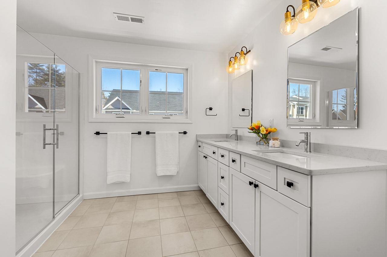 211 Woodview Way Manchester, NH 03102 - Photo 21 of 46