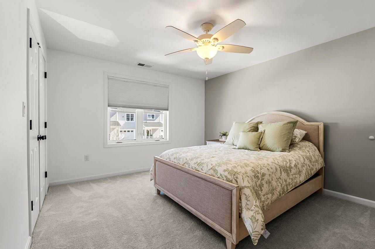 211 Woodview Way Manchester, NH 03102 - Photo 23 of 46