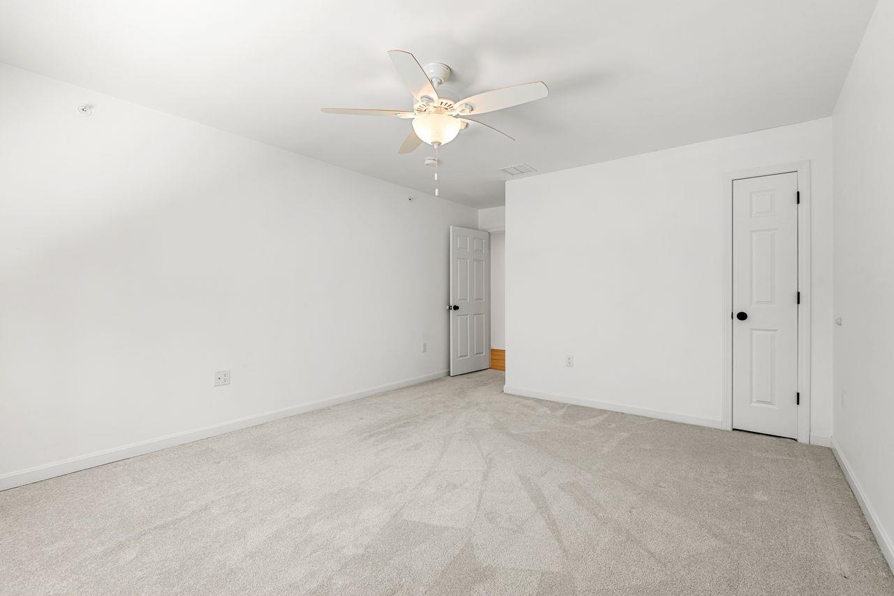 211 Woodview Way Manchester, NH 03102 - Photo 26 of 46