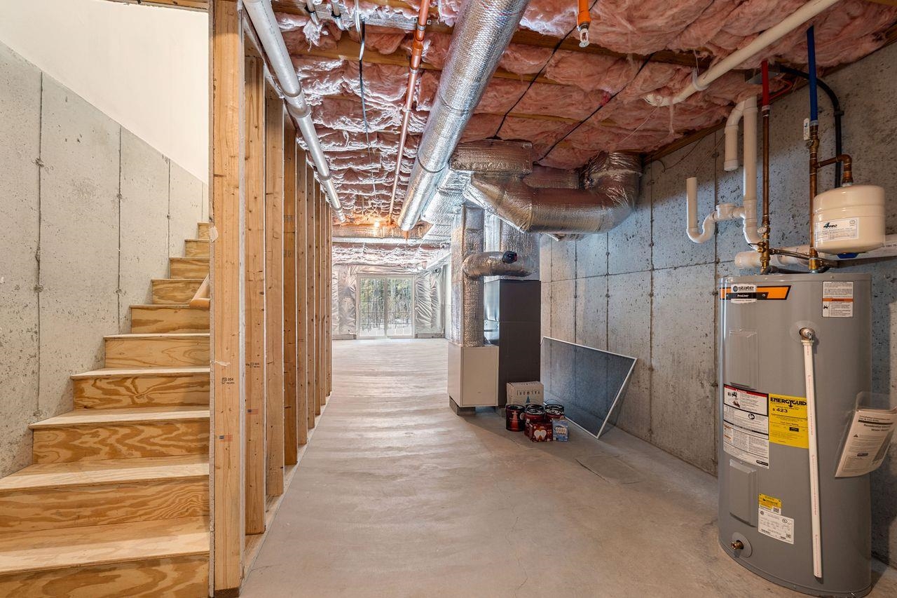 211 Woodview Way Manchester, NH 03102 - Photo 29 of 46