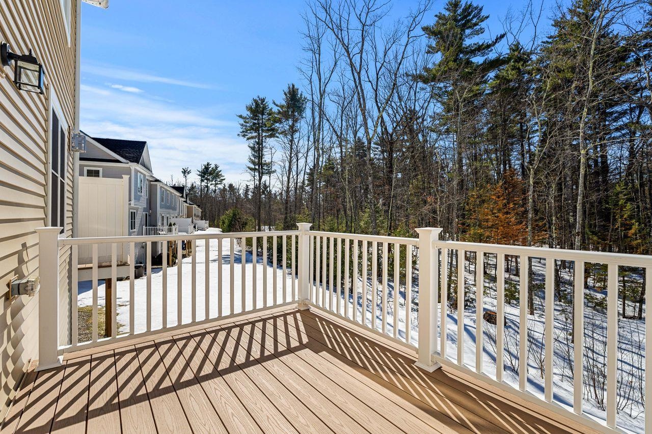 211 Woodview Way Manchester, NH 03102 - Photo 33 of 46