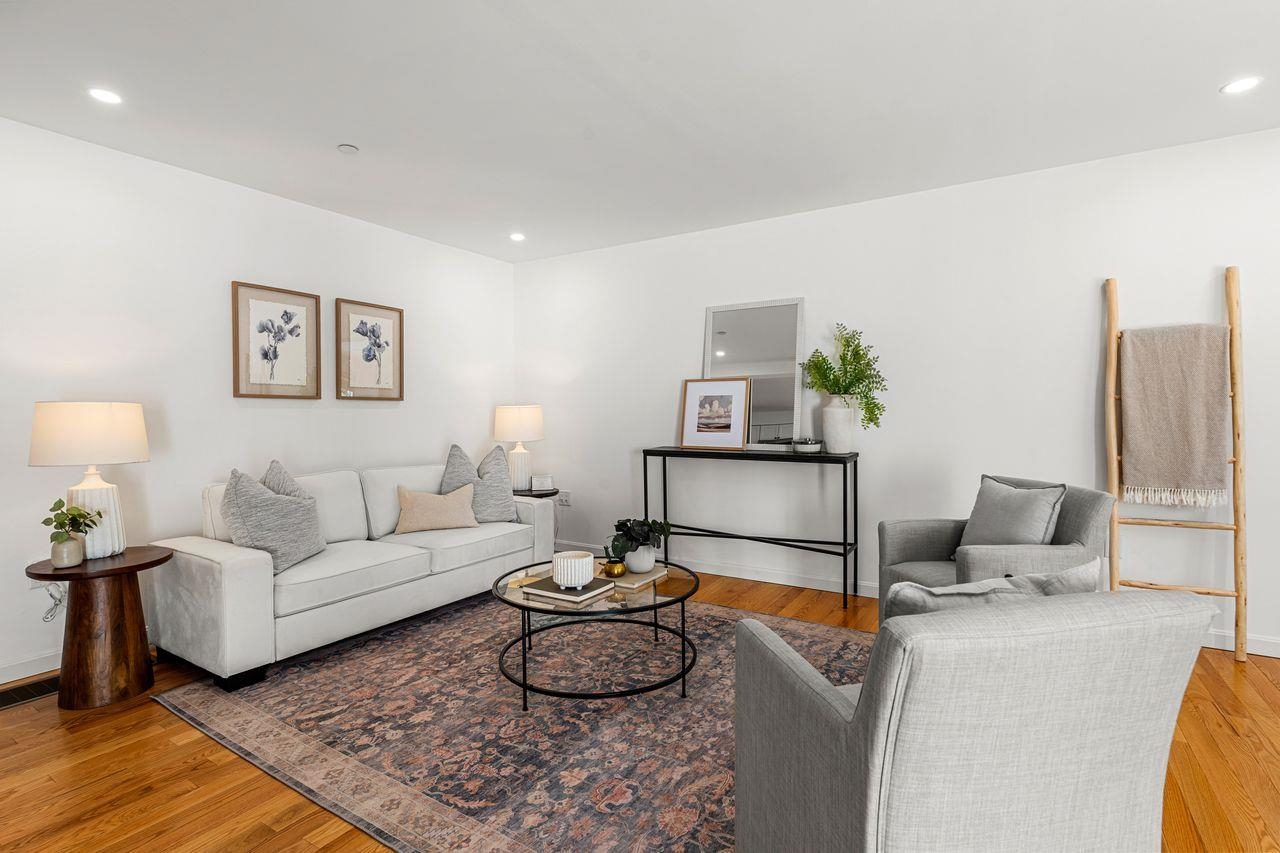 211 Woodview Way Manchester, NH 03102 - Photo 9 of 46