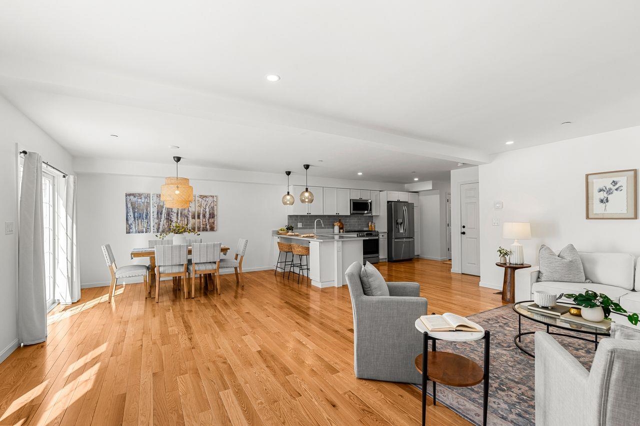 211 Woodview Way Manchester, NH 03102 - Photo 10 of 46