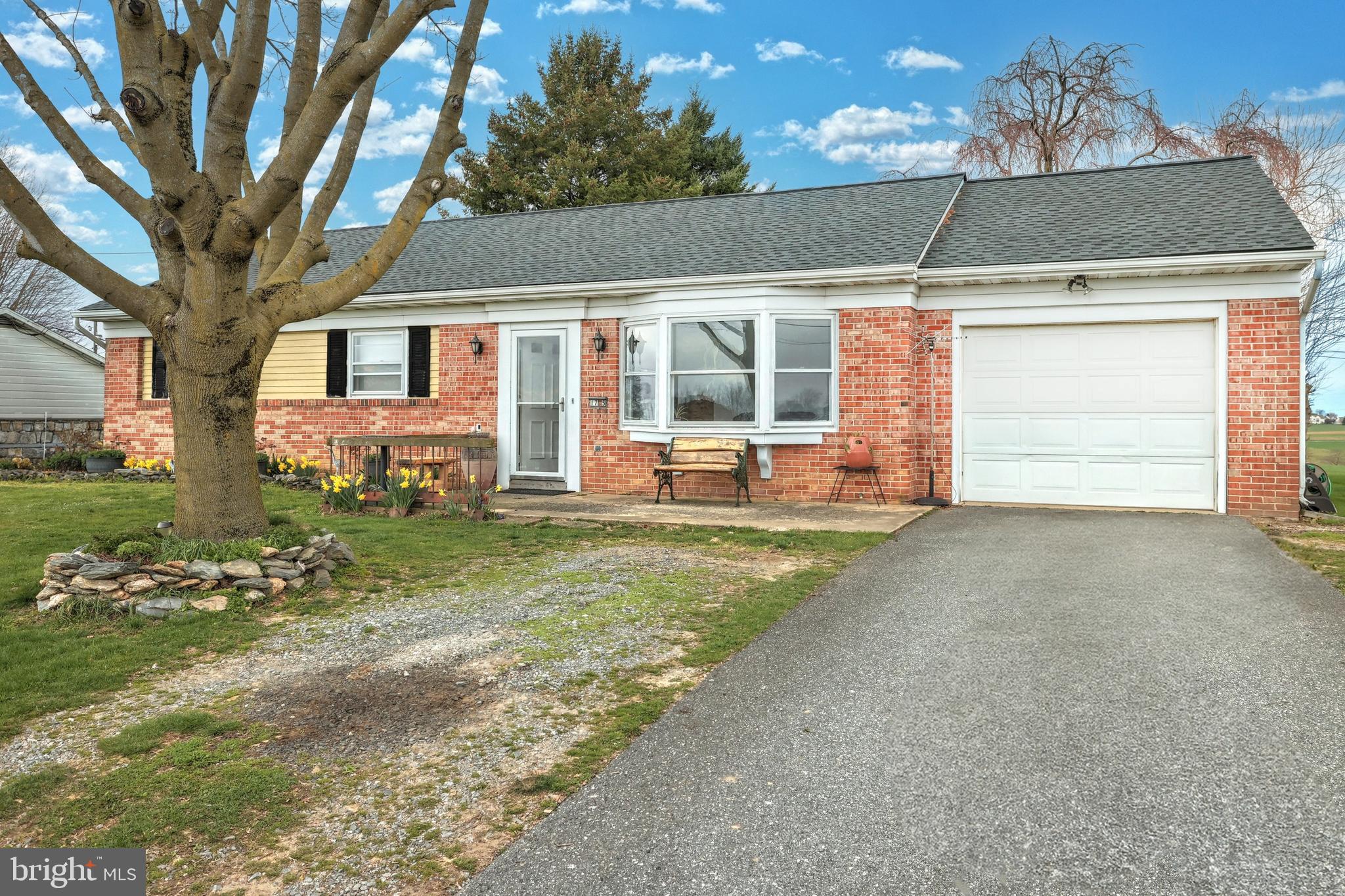 1745 Pioneer Road Lancaster, PA 17602 - Photo 3 of 38 Gallery Image 3