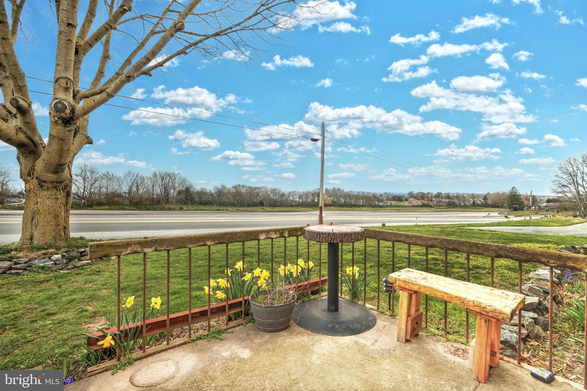 1745 Pioneer Road Lancaster, PA 17602 - Photo 4 of 38 Gallery Image 4