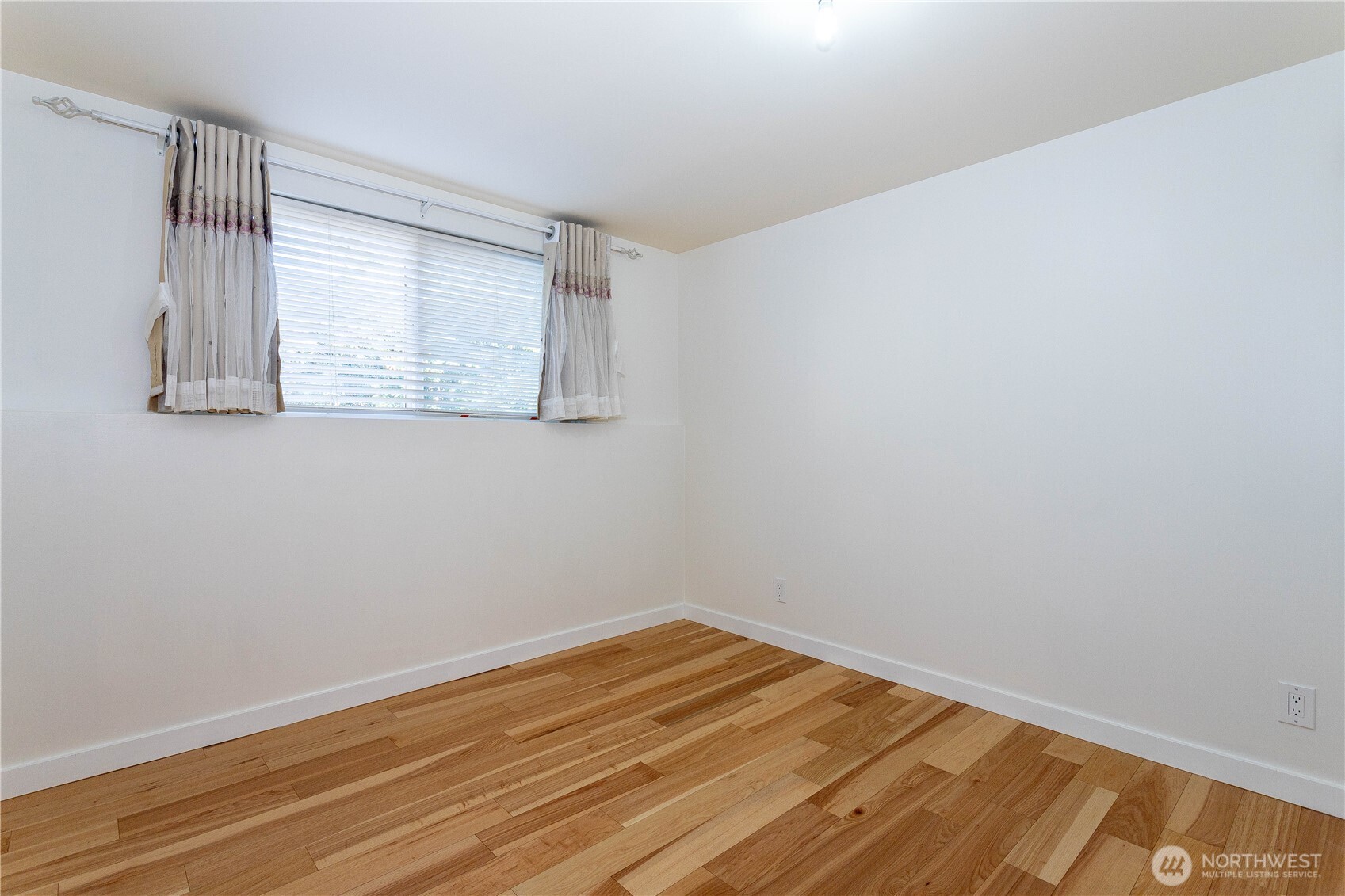 3905 Northeast 6th Street Renton, WA 98056 - Photo 19 of 32
