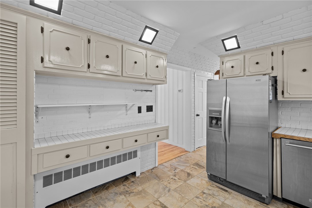 477 Hope Furnace Road Coventry, RI 02831 - Photo 14 of 50