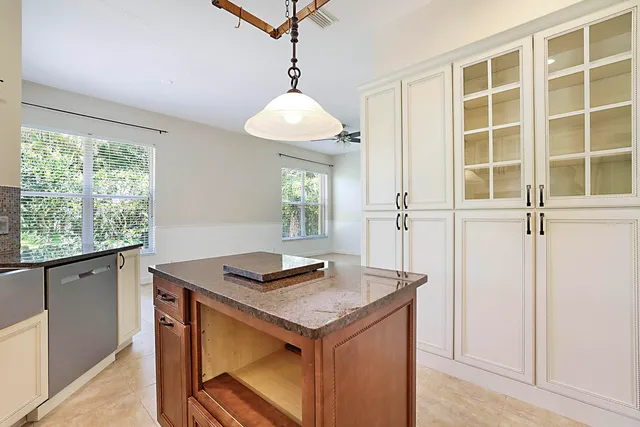 $755,000 | 227 Shorewood Way, Jupiter, FL 33458