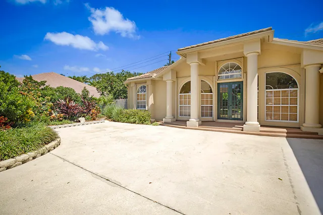 $755,000 | 227 Shorewood Way, Jupiter, FL 33458