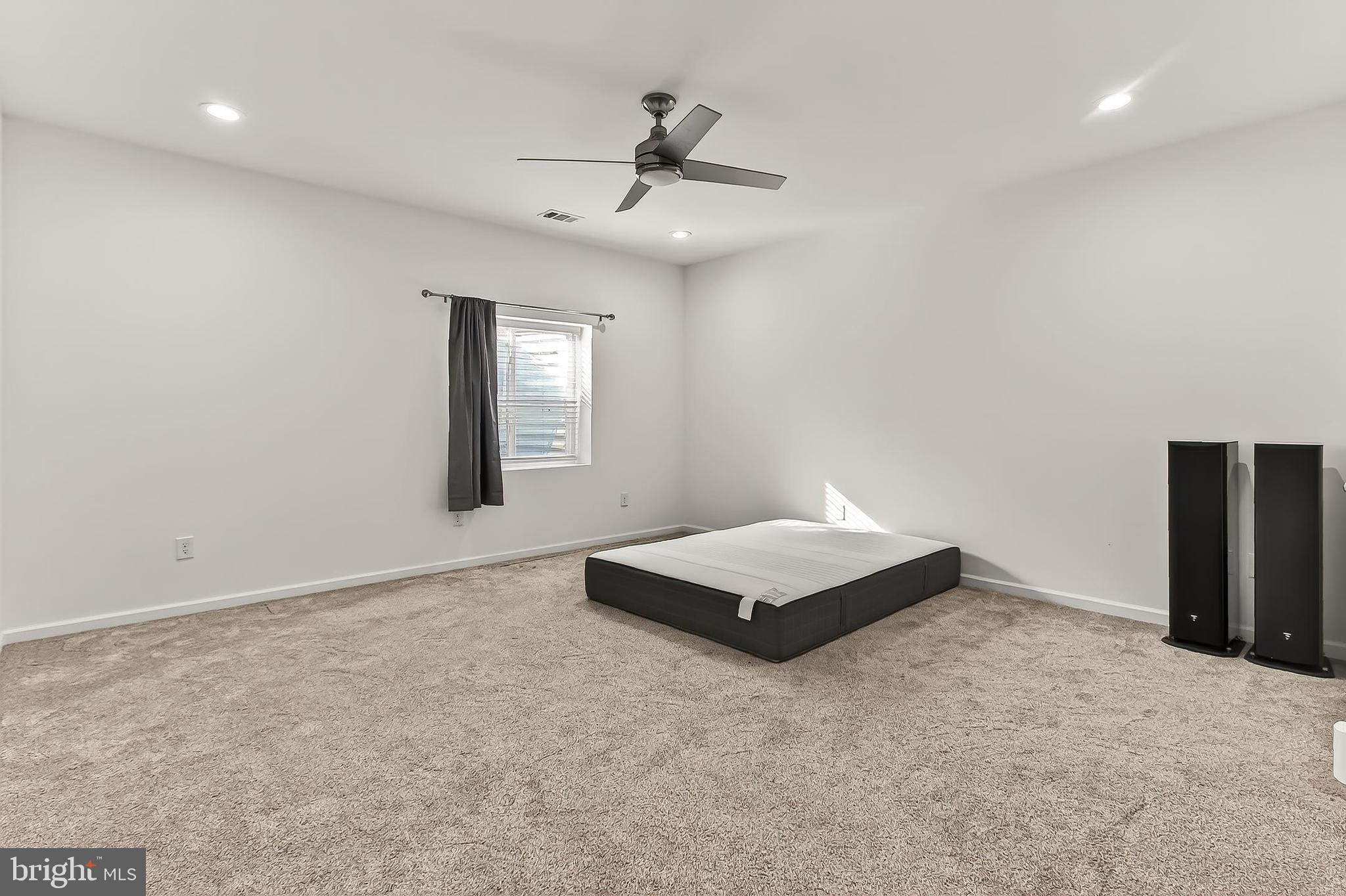 41424 Gentle Wind Place Aldie, VA 20105 - Photo 70 of 83 an empty room with closet and windows