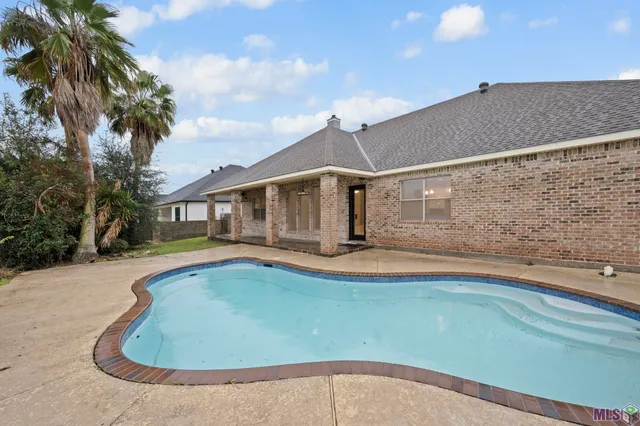 $484,950 | 1951 Squirewood Drive, Harvey, LA 70058