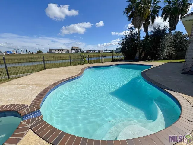 $484,950 | 1951 Squirewood Drive, Harvey, LA 70058