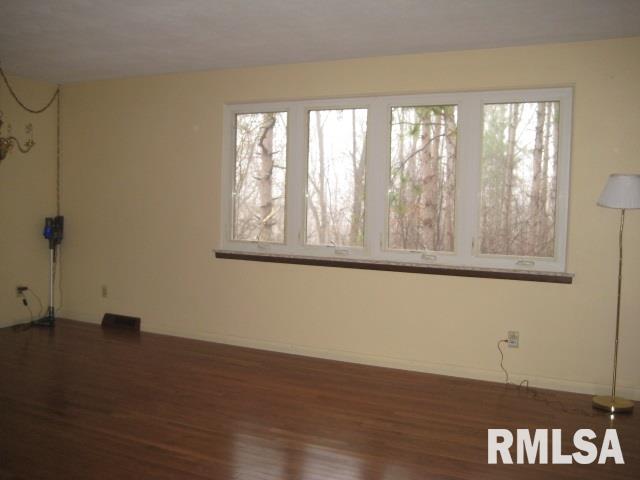22686 Spring Creek Road Washington, IL 61571 - Photo 4 of 32 Gallery Image 4
