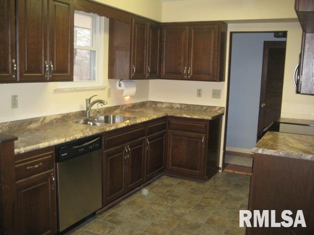 22686 Spring Creek Road Washington, IL 61571 - Photo 8 of 32 Gallery Image 8