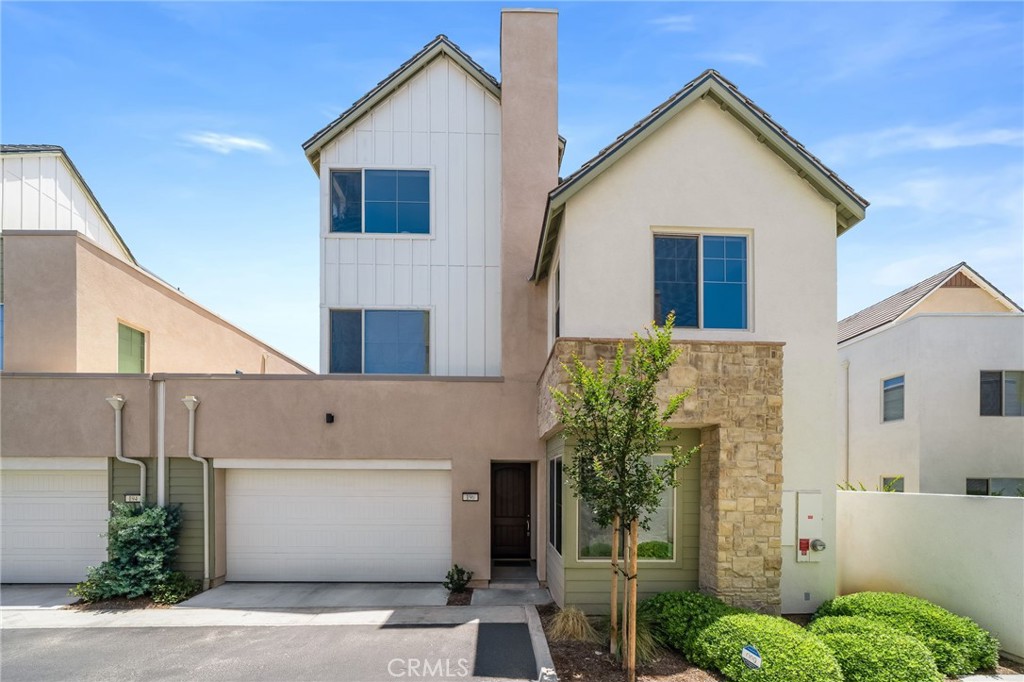 a view of front of house