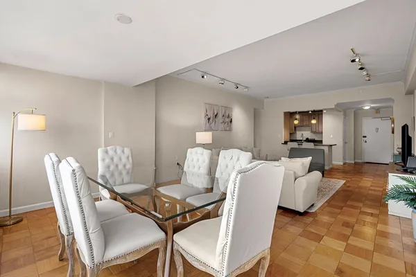 $4,700 | 2 Hawthorne Place, Unit 17M, Boston, MA 02114