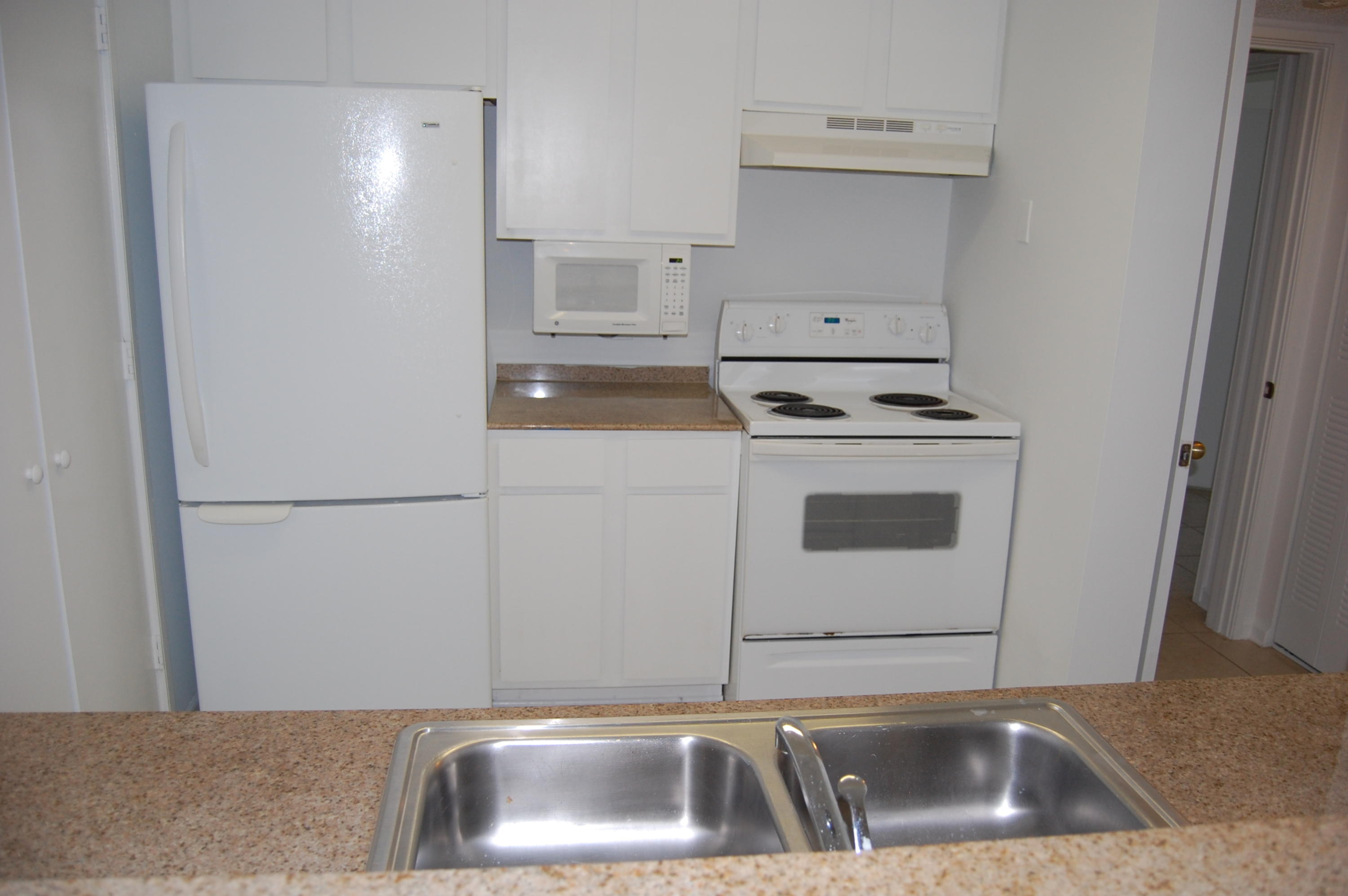 500 Scotia Drive, Unit 103 Hypoluxo, FL 33462 - Photo 4 of 15 DSC_0851