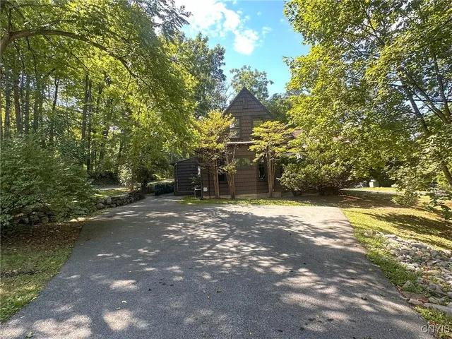 $499,000 | 2 Jordan Road, New Hartford, NY 13413