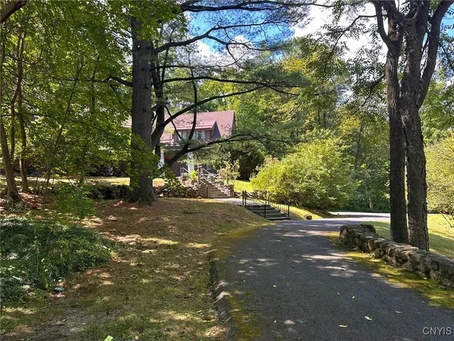 $499,000 | 2 Jordan Road, New Hartford, NY 13413