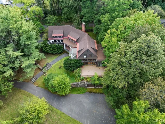 $499,000 | 2 Jordan Road, New Hartford, NY 13413