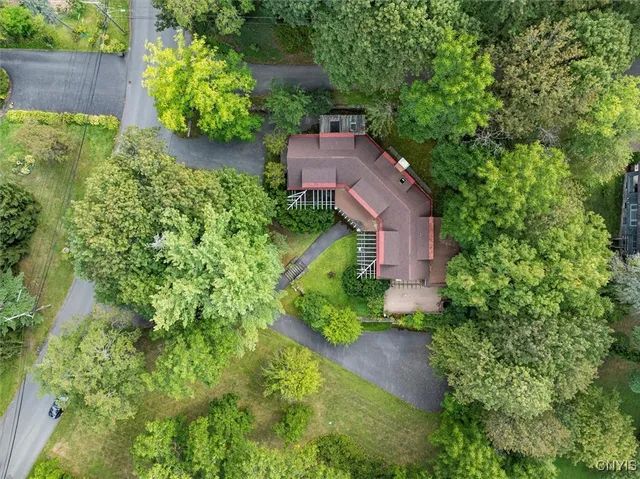 $499,000 | 2 Jordan Road, New Hartford, NY 13413