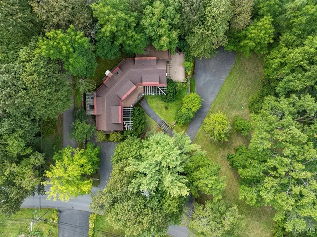 $499,000 | 2 Jordan Road, New Hartford, NY 13413