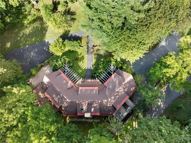 $499,000 | 2 Jordan Road, New Hartford, NY 13413