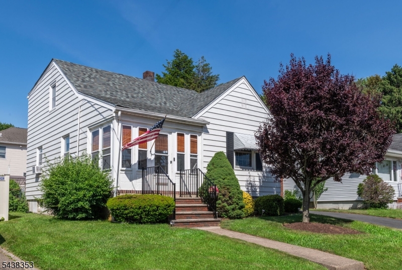 65 Harding Avenue Totowa, NJ 07512 - Photo 1 of 36