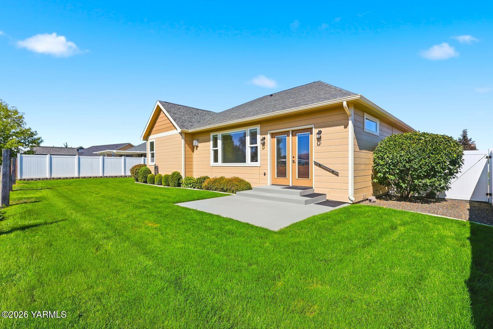 5904 Crestfields Road Yakima, WA 98903 - Photo 33 of 42 32 Backyard