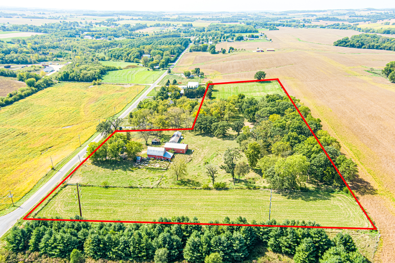 4304 West Lily Creek Road Freeport, IL 61032 - Photo 21 of 53 a view of a city