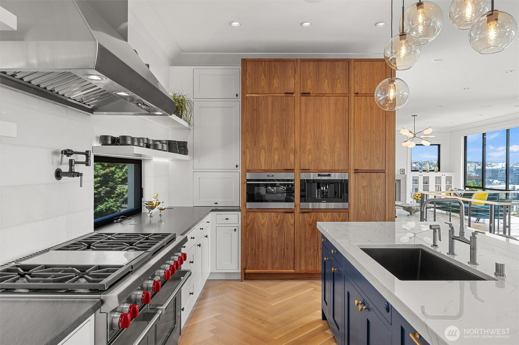 362 Ward Street Seattle, WA 98109 - Photo 11 of 40