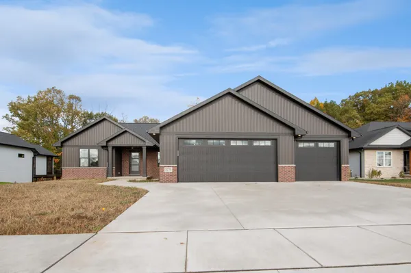 $649,900 | 3275 Evening Star Drive, Green Bay, WI 54311