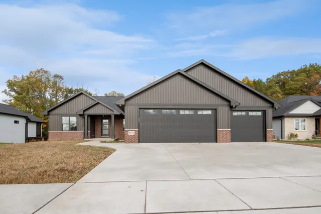$649,900 | 3275 Evening Star Drive, Green Bay, WI 54311