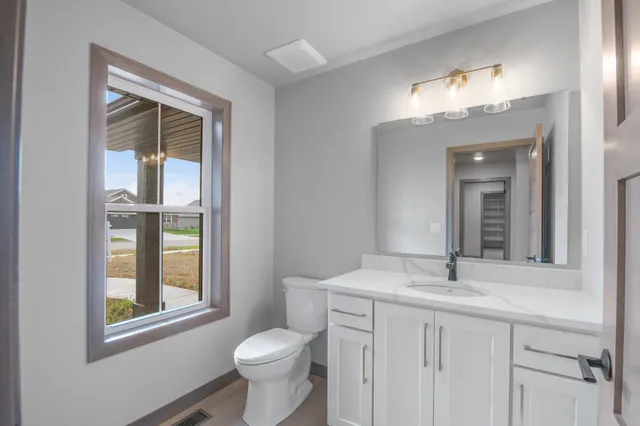 $649,900 | 3275 Evening Star Drive, Green Bay, WI 54311