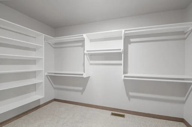 $649,900 | 3275 Evening Star Drive, Green Bay, WI 54311