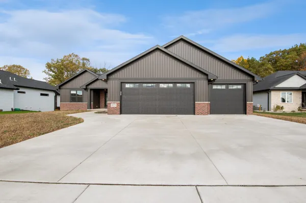 $624,900 | 3275 Evening Star Drive, Green Bay, WI 54311