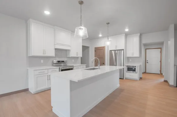 $624,900 | 3275 Evening Star Drive, Green Bay, WI 54311