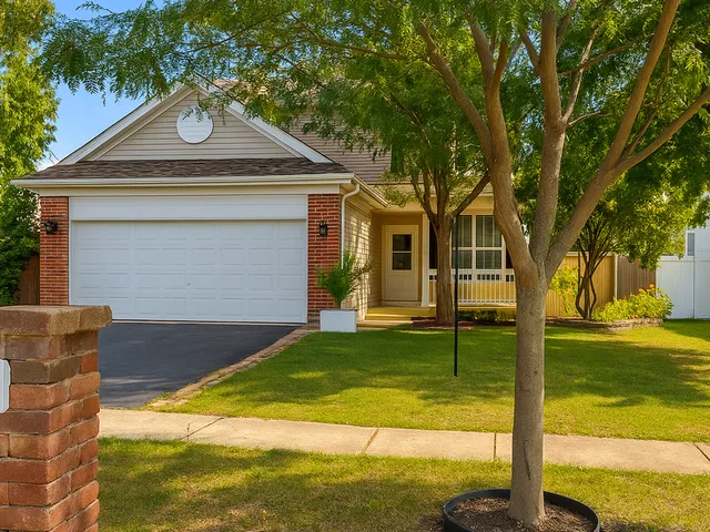 $421,000 | 424 Grape Vine Trail, Oswego, IL 60543