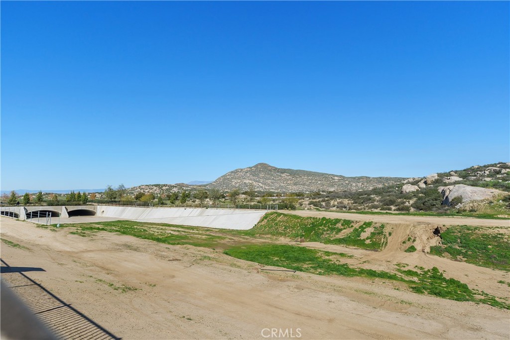 3056 Eveningcloud Street Hemet, CA 92543 - Photo 30 of 48 a view of an ocean with a city view
