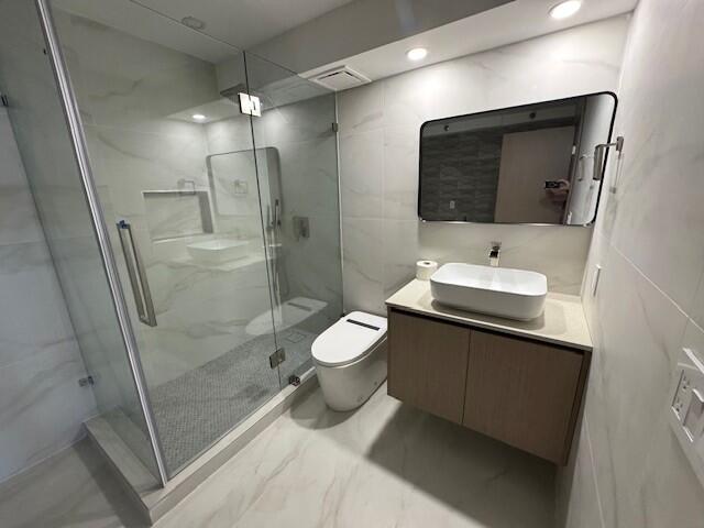 4511 South Ocean Boulevard, Unit 904 Highland Beach, FL 33487 - Photo 12 of 37 Master Bath