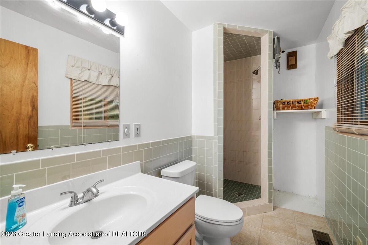 1520 Shepard Road Crystal, MI 48818 - Photo 28 of 59 42-INTERIOR 11