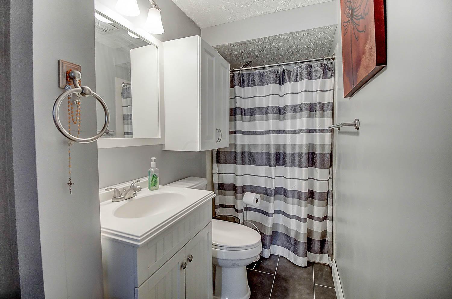 1823 Holly Ridge Road Columbus, OH 43219 - Photo 25 of 32