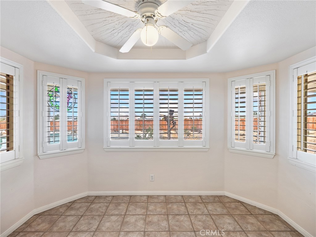 16992 Joshua Road Apple Valley, CA 92307 - Photo 16 of 57